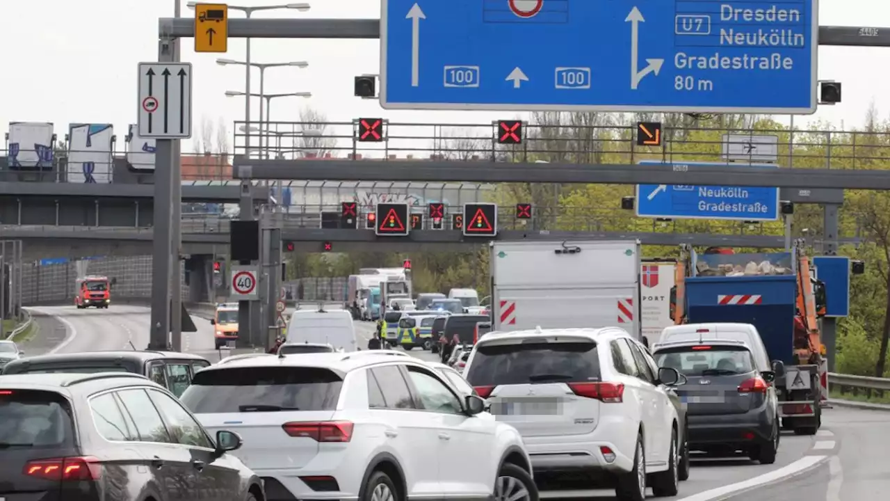 Auto brannte im Britzer Tunnel – Stau auf A100