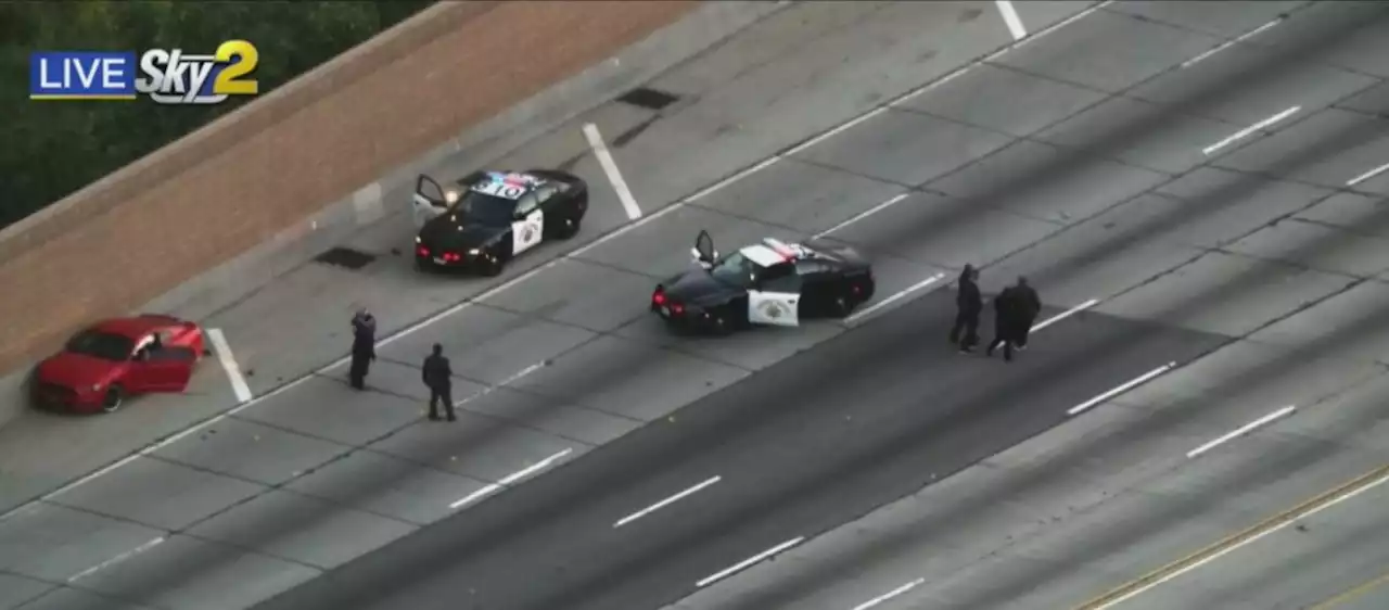 Incident involving CHP officer shuts down 405 freeway in Brentwood