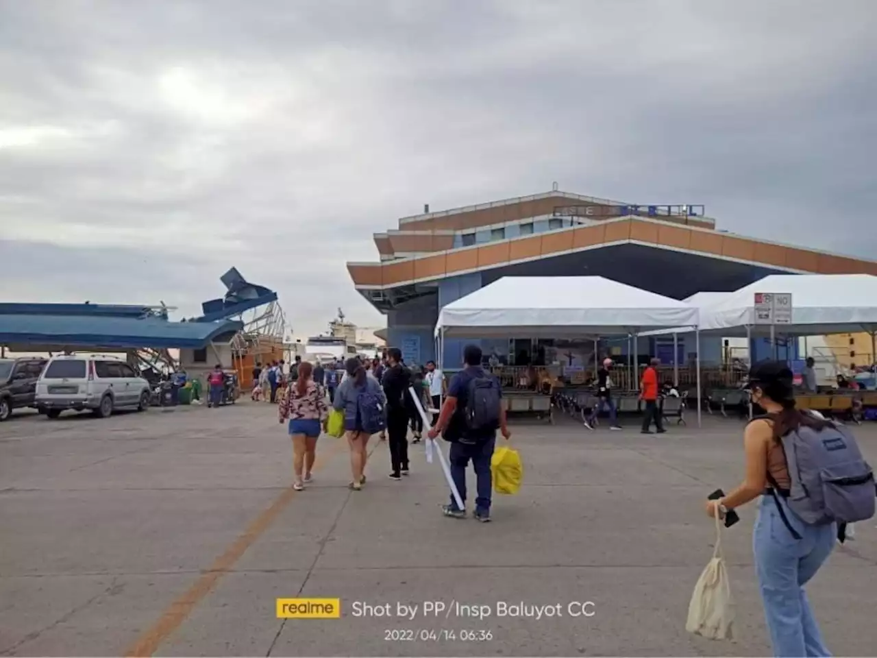 Thousands flock to Cebu ports for Semana Santa