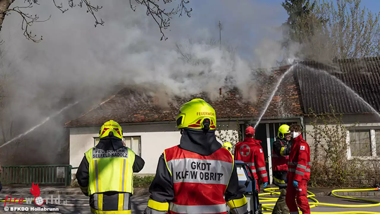Nö: Scheunenbrand greift in Seefeld-Kadolz auf Wohnhaus über → mehrere Tiere gerettet, 11 Wehren im Einsatz
