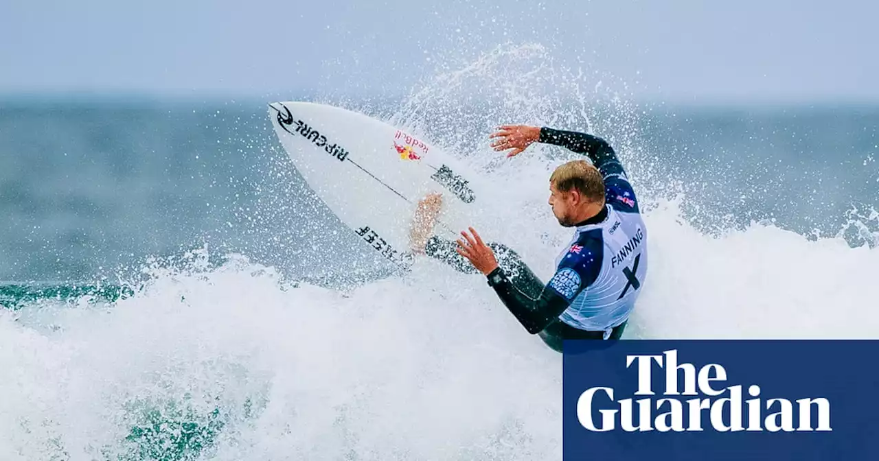 Australian Mick Fanning defeats world No 1 in surfing return at Bells Beach