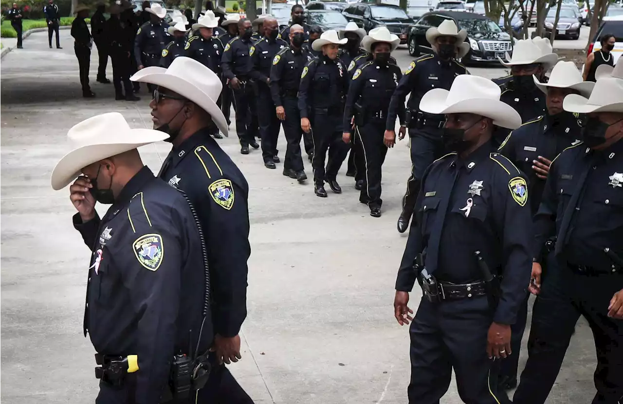 Harris County constable’s deputy Jennifer Chavis remembered at funeral for ‘life of service’