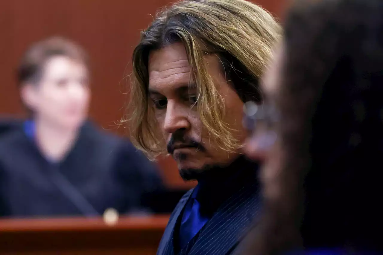 From hardcore Johnny Depp fans to inappropriate texts: At the courthouse in Virginia