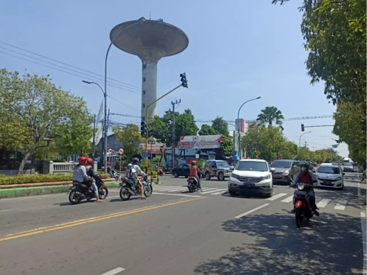 Lampu Bangjo Jalan Ahmad Yani Ngawi Padam, Arus Lalin Semrawut