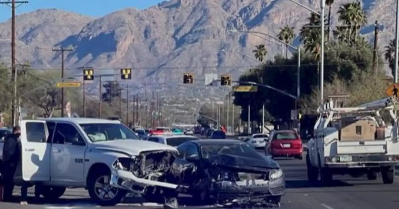 Police: Serious-injury wreck snarls traffic at 29th Street and Swan