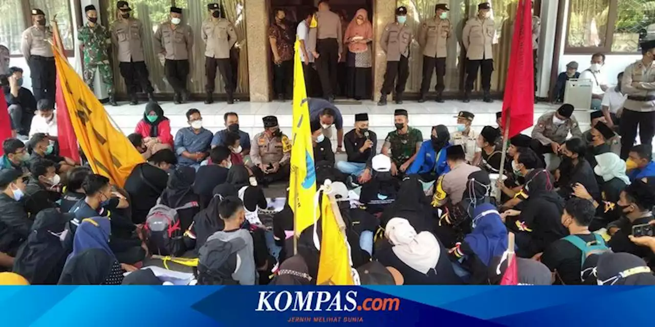 Geruduk Kantor DPRD Nganjuk, Mahasiswa Sampaikan 7 Tuntutan