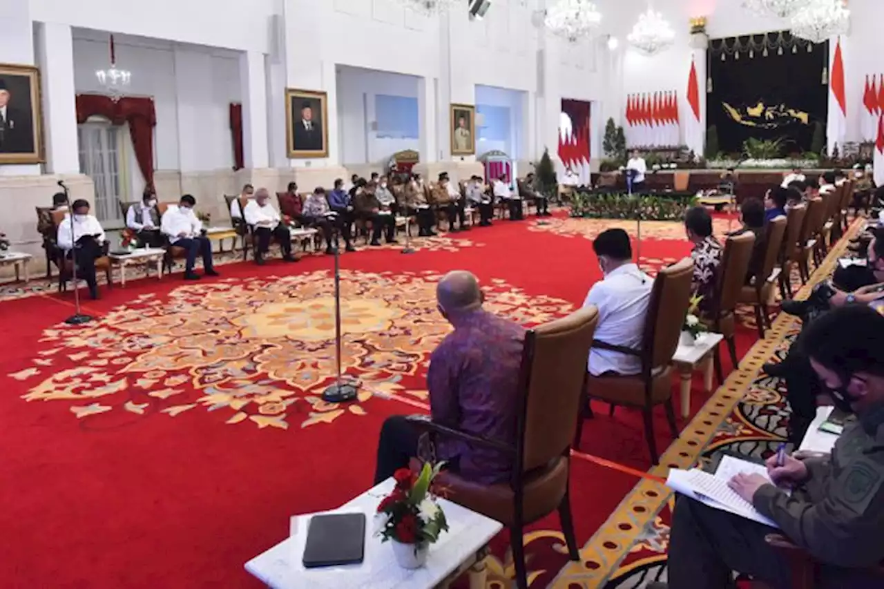 Pangku Tangan Jokowi Disebut Buat Indonesia Kacau, Presiden Dianggap di Lingkungan yang Salah - Pikiran-Rakyat.com