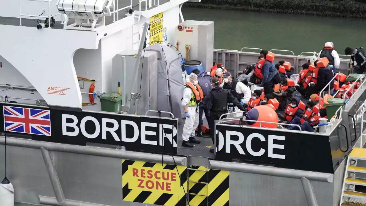 UK to announce asylum seeker offshore processing deal with Rwanda