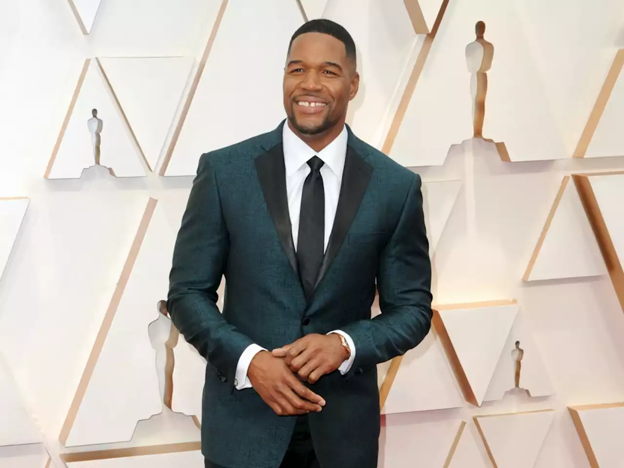 Michael Strahan Is Such a Proud Dad Watching His Model Daughter Isabella Take On Her First Runway