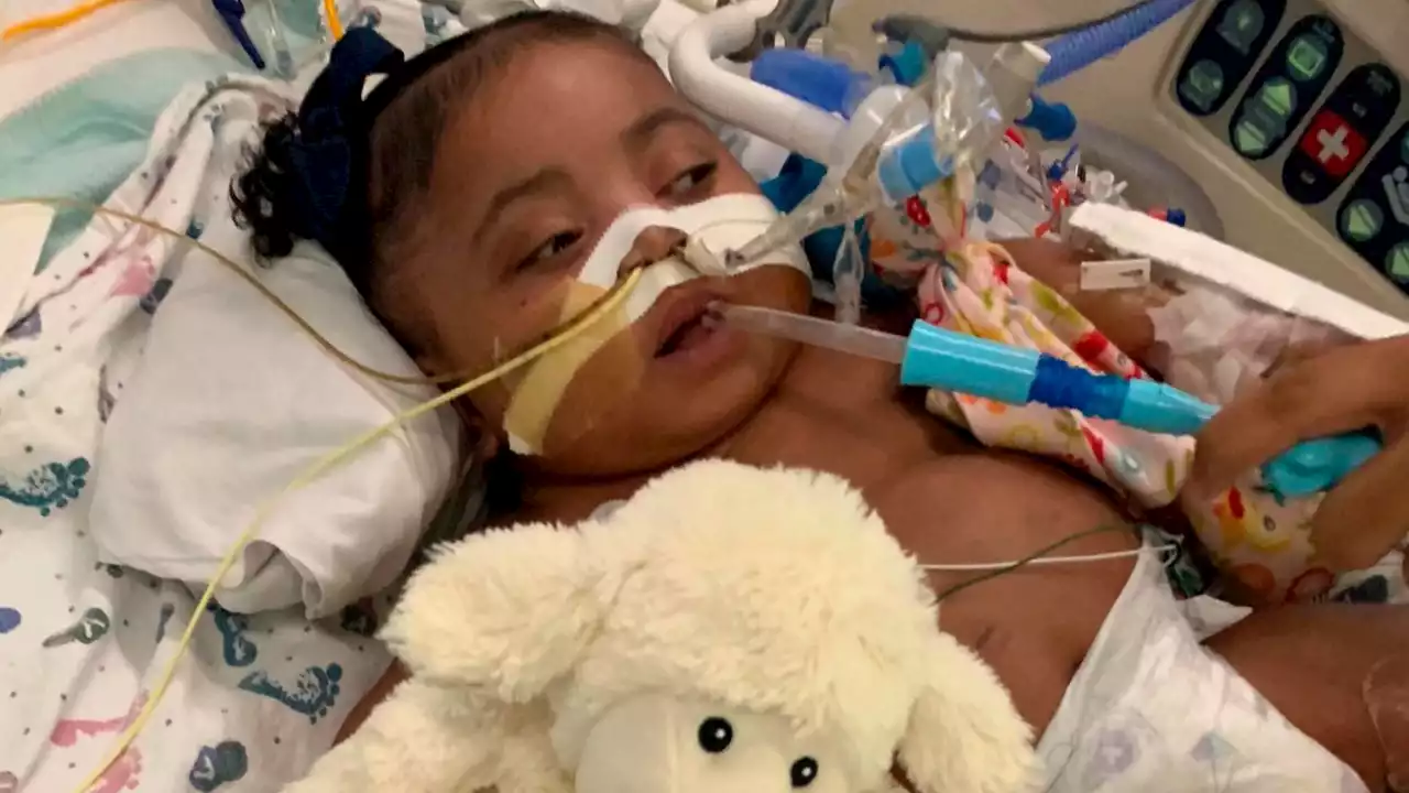 Texas girl at center of life support battle leaves hospital