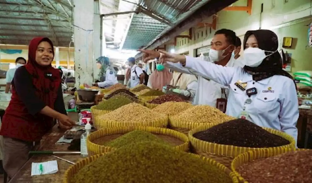 Kementan Pastikan Pasokan 12 Bahan Pangan Pokok di NTB Aman