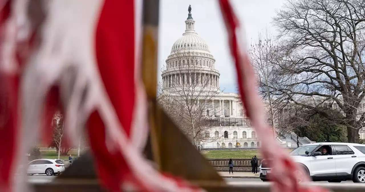 First bus of migrants arrives in Washington, D.C., from Texas under Abbott’s new controversial plan