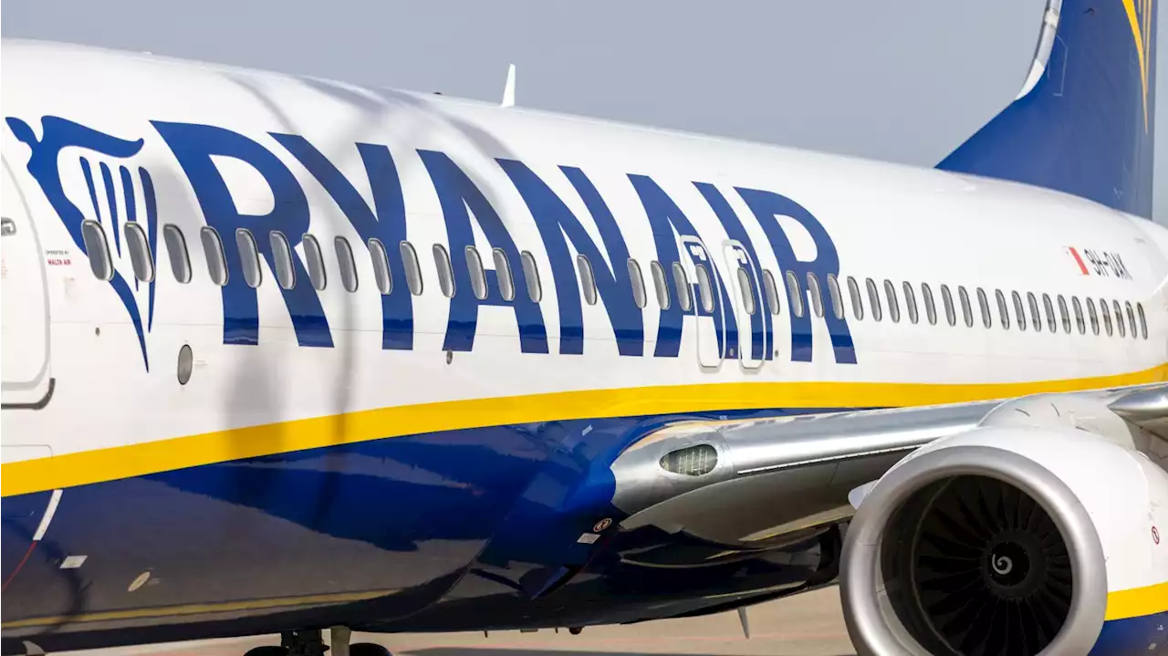 Ryanair Accused of Blocking Ukrainian Refugees Who Had No Printer for Paper Tickets