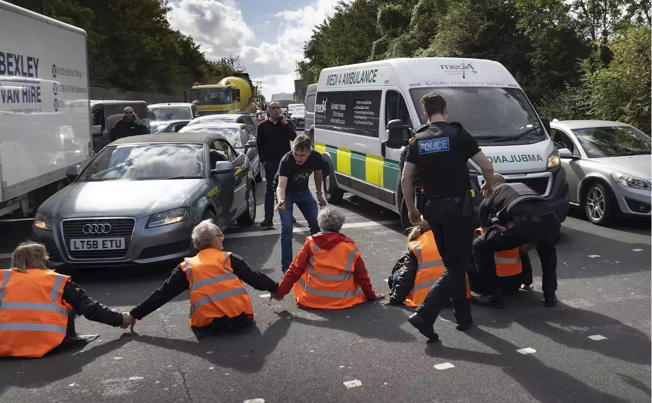 Judge praises selfish eco mob who caused traffic chaos and blocked ambulance