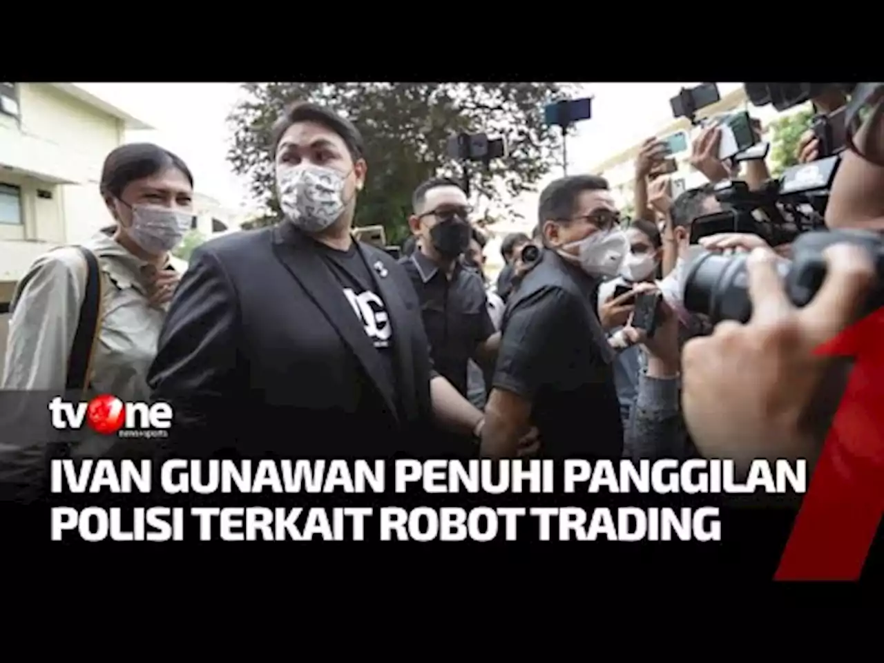 Ivan Gunawan Penuhi Panggilan Bareskrim Terkait Robot Trading DNA Pro - tvOne