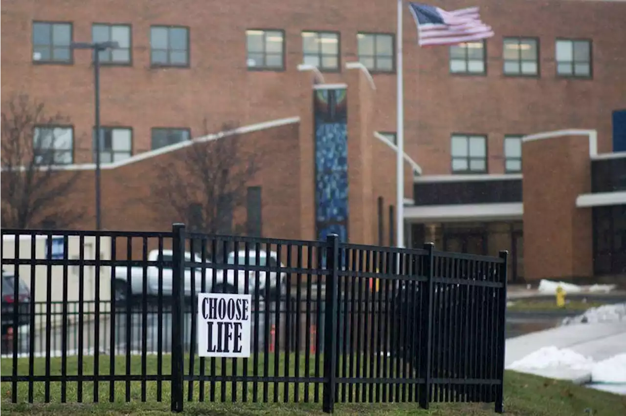 Kentucky lawmakers block abortion access with new law, effective immediately