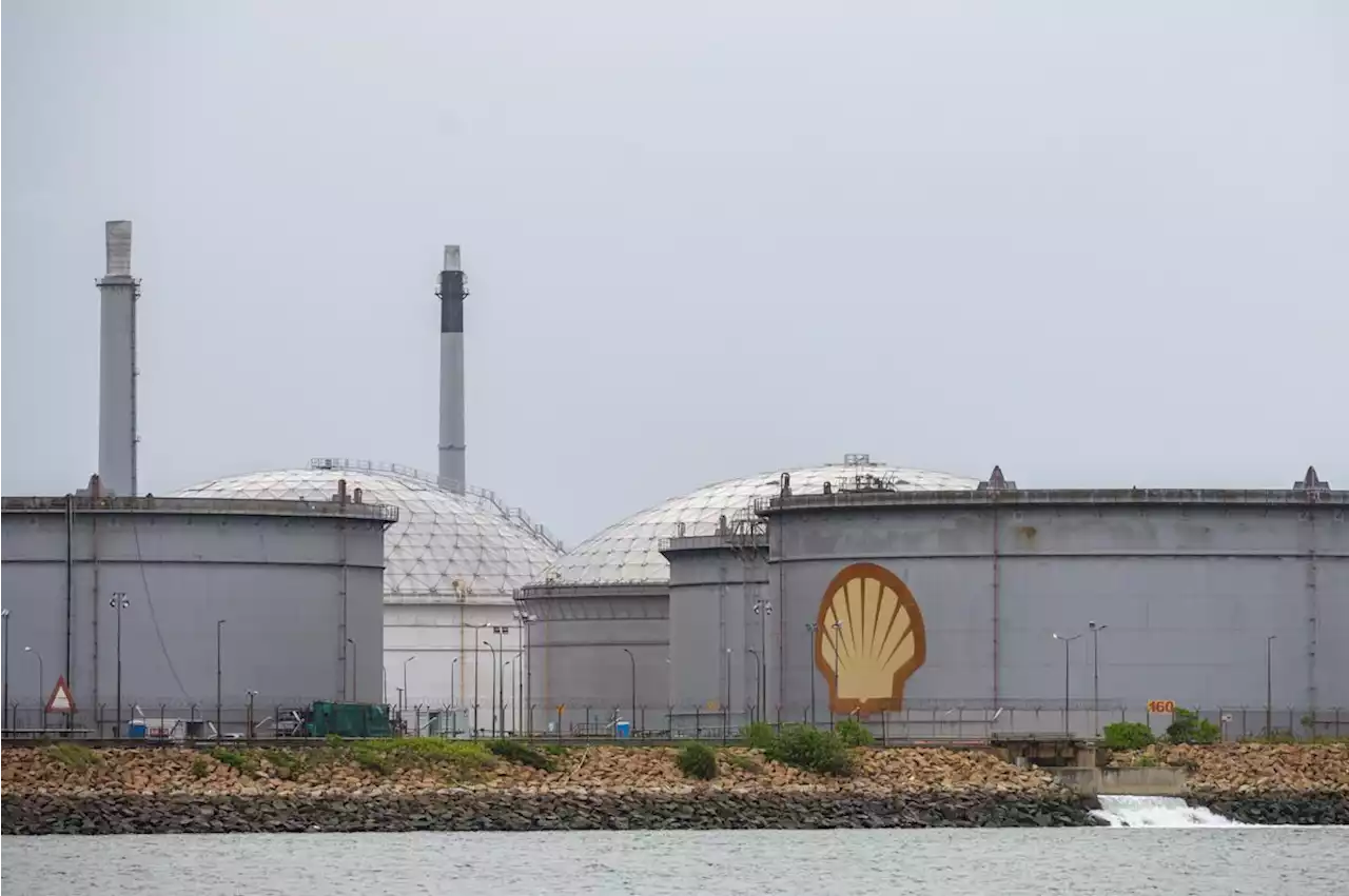 12 men charged in Singapore for taking bribes in $128 mil Shell Bukom gasoil heist
