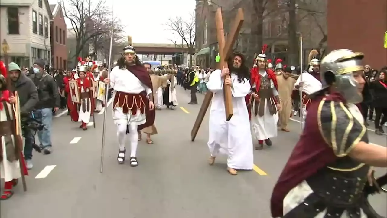 Chicago Good Friday tradition of 'Via Crucis' returns to Pilsen without COVID-19 restrictions