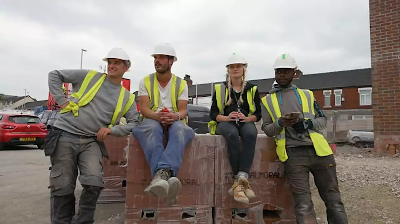 BBC Three's Brickies: 'I earn more bricklaying than my friends who went to uni' - BBC Three