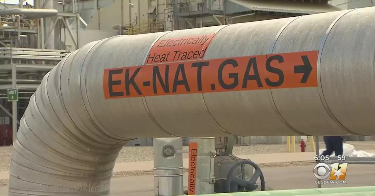 Dozens of Atmos customers across North Texas report smelling gas