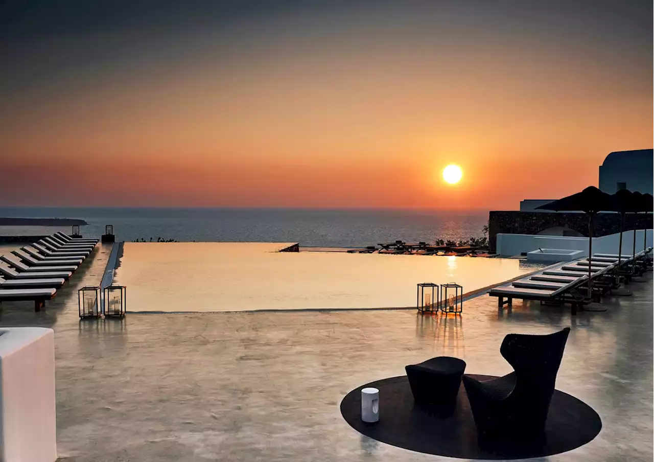 Santo Maris hotel: A honeymoon paradise with one of Santorini’s best sunsets