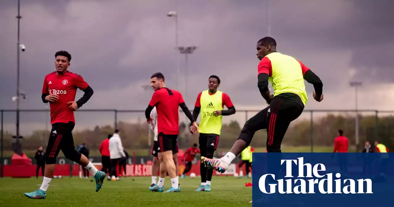 Manchester United fans hold anti-Glazer protest at training ground