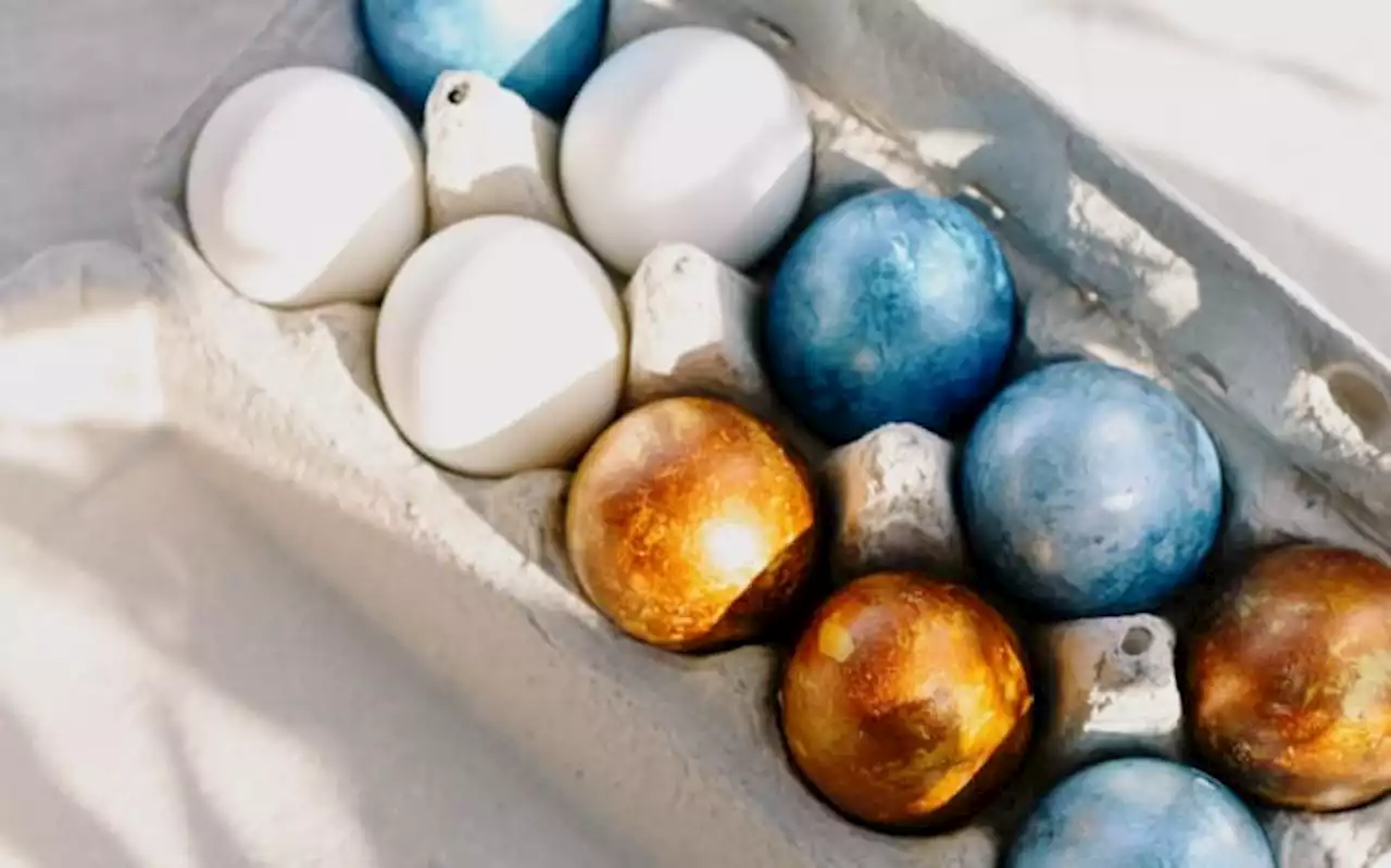 How to color your Easter eggs the old-fashioned way