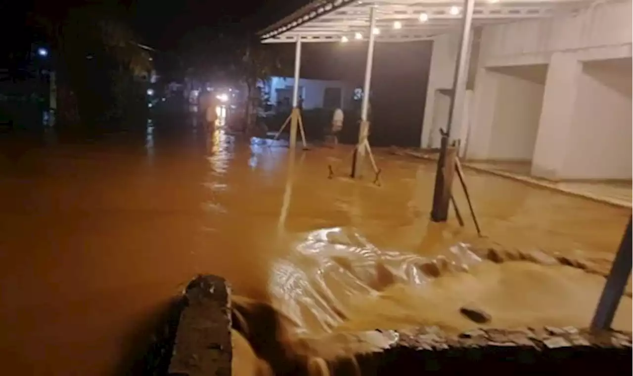 Banjir Terjang Kampung Cikondang Purwakarta