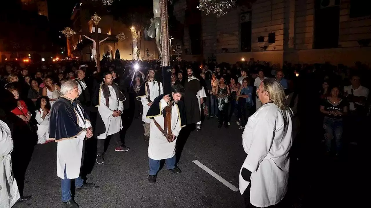 Vuelve el tradicional Vía Crucis en Avenida de Mayo