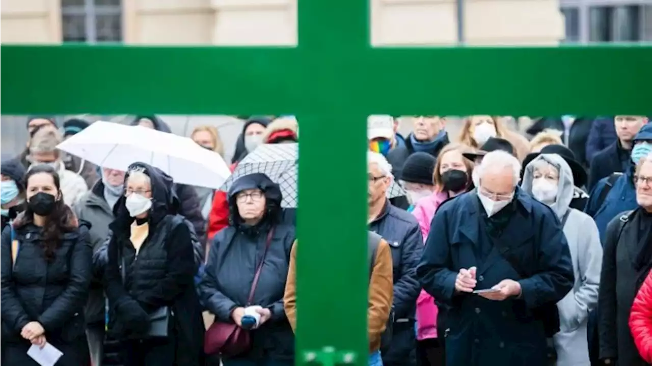 Prozession in Berlin: Kirchen begehen den Karfreitag