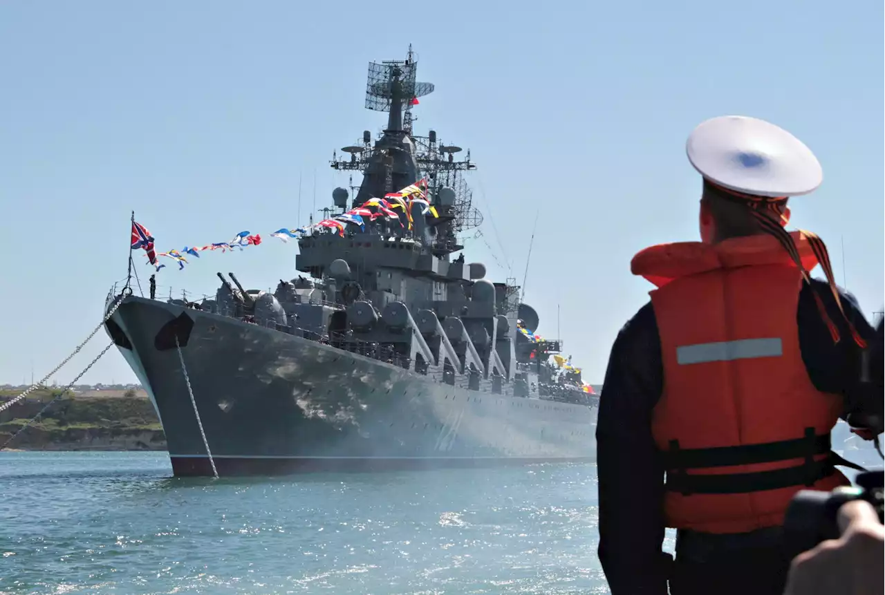 Powerful explosions heard in Kyiv after Russian warship sinks