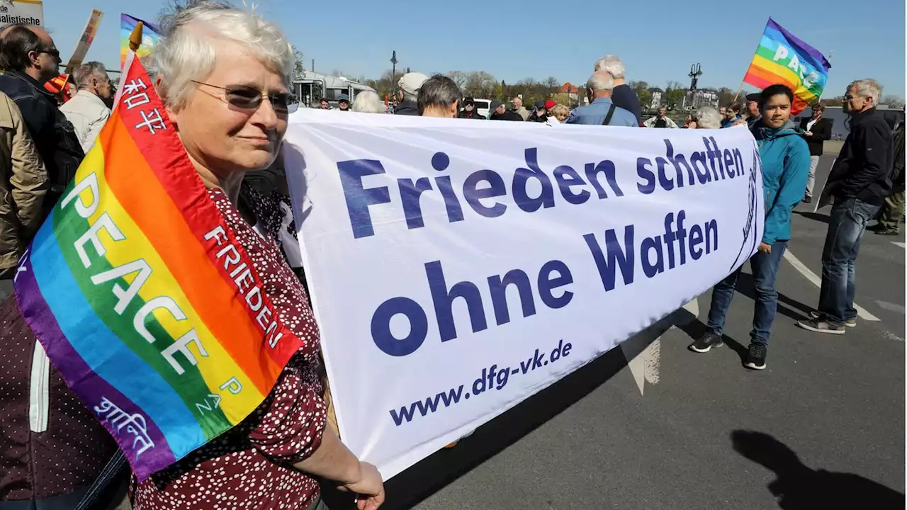 'Frieden schaffen ohne Waffen' – was taugt das Motto von einst heute noch im Angesicht von Butscha und Kramatorsk?