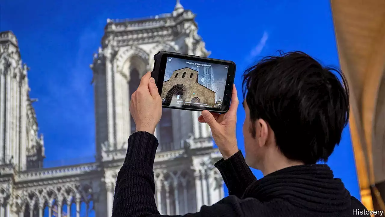 The history of Notre Dame cathedral, in augmented reality