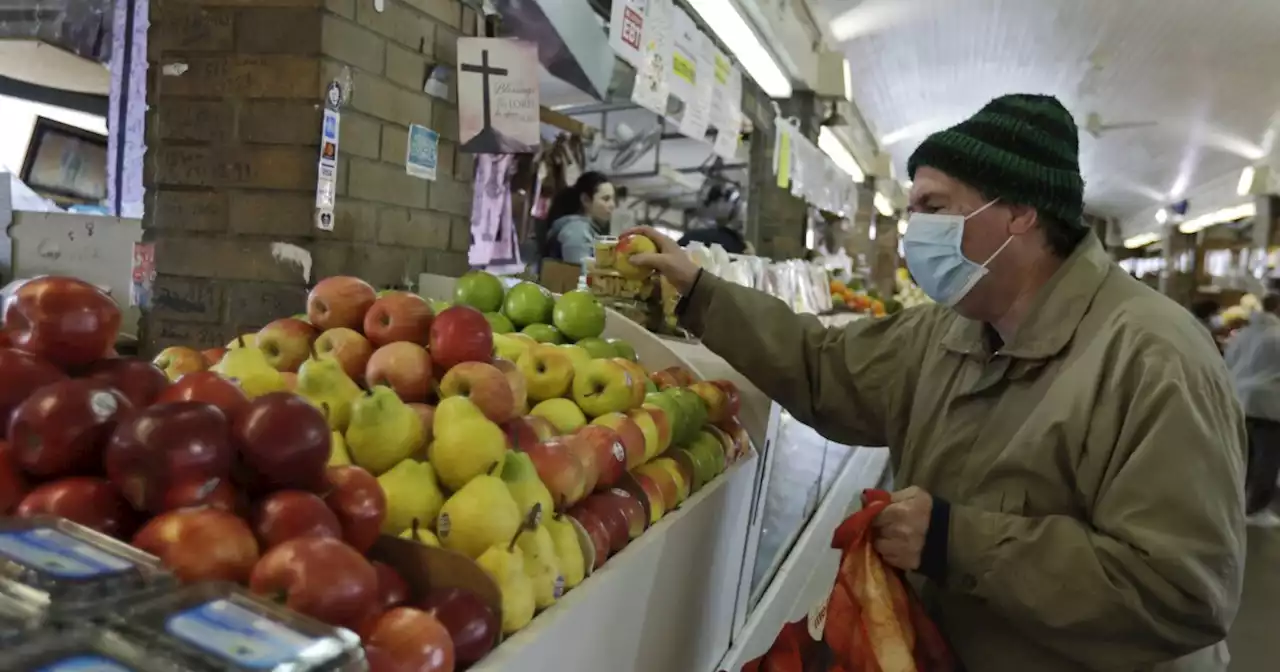 West Side Market pilot program to give families $240 in free fruits and veggies