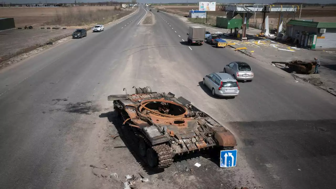 Police: More than 900 civilian bodies found in Kyiv region