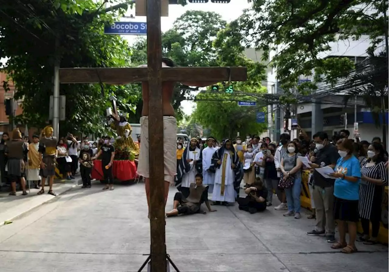 Religious whipping marks Good Friday in the Philippines