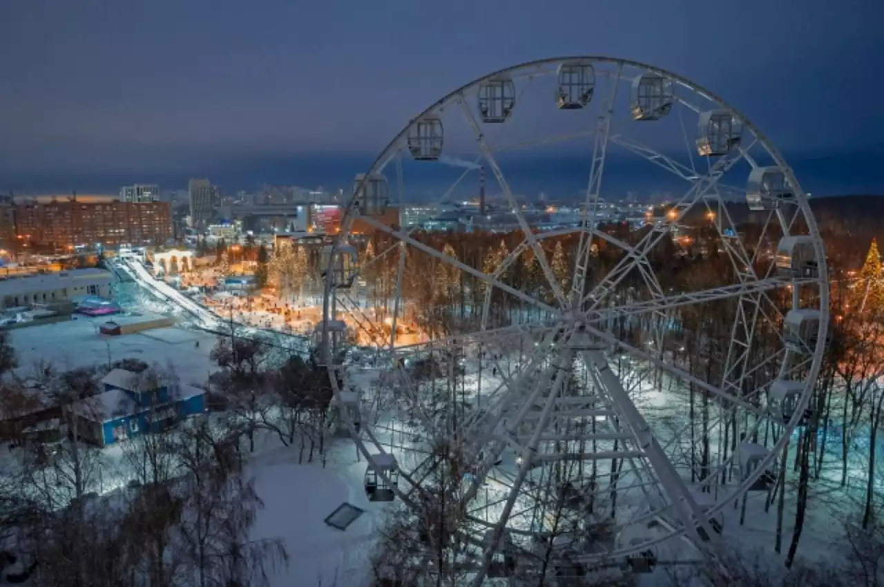 Колесо без фортуны? Аттракцион в парке Екатеринбурга стал центром скандала