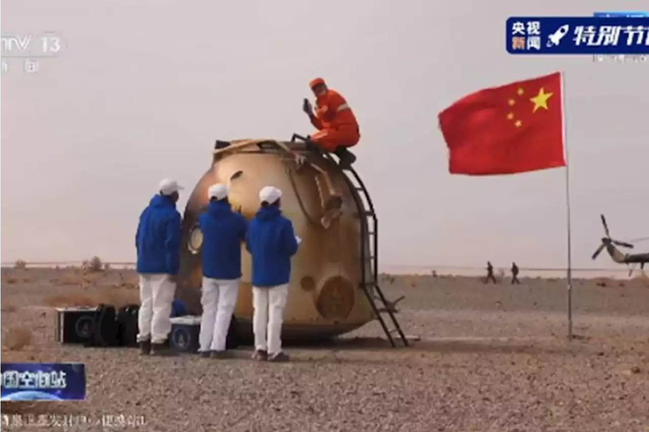 Awak Shenzhou-13 kembali ke bumi setelah catat rekor terlama di orbit