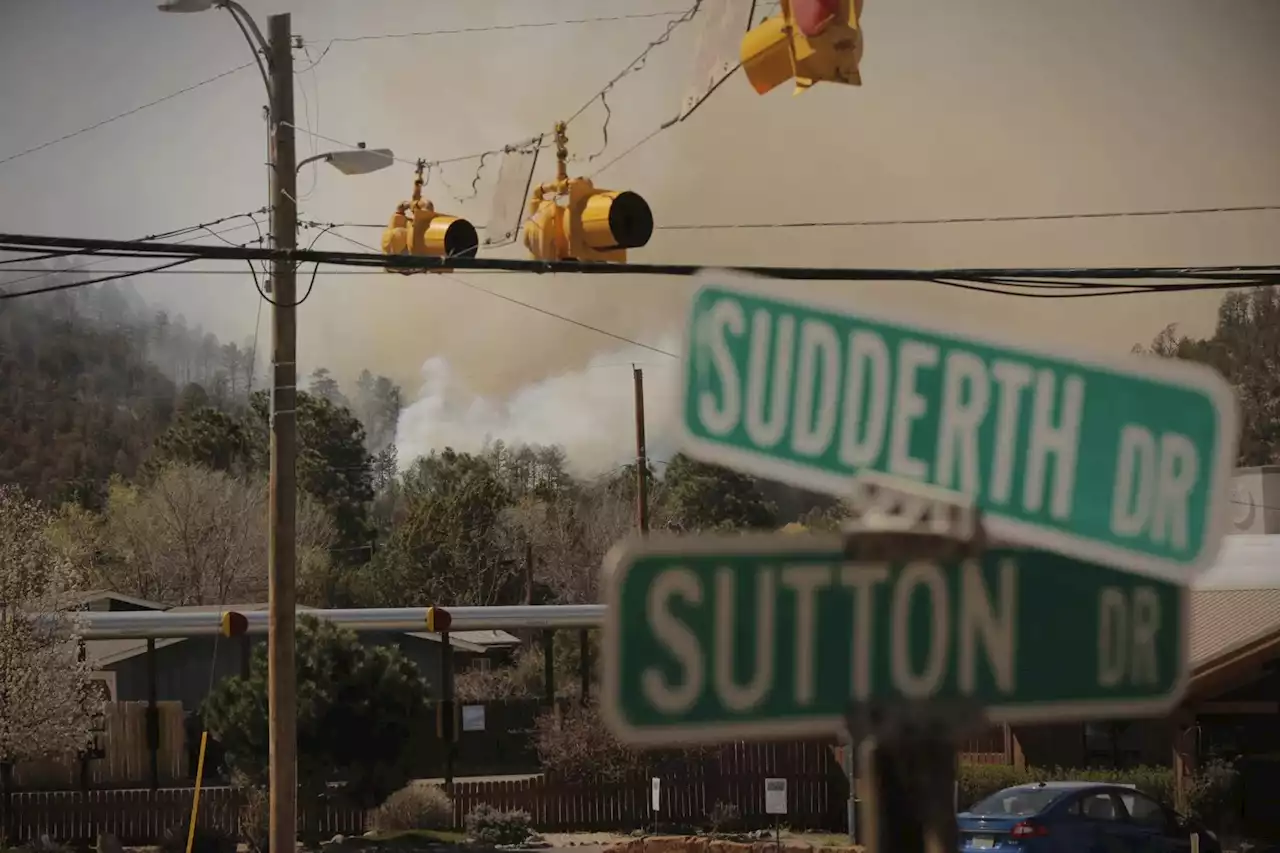 5,000 under evacuation orders as New Mexico wildfire rages