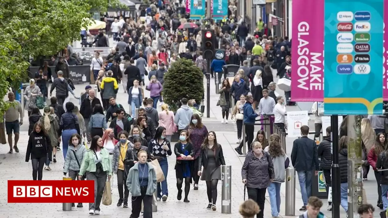 Covid caution urged as Scots gather for Easter