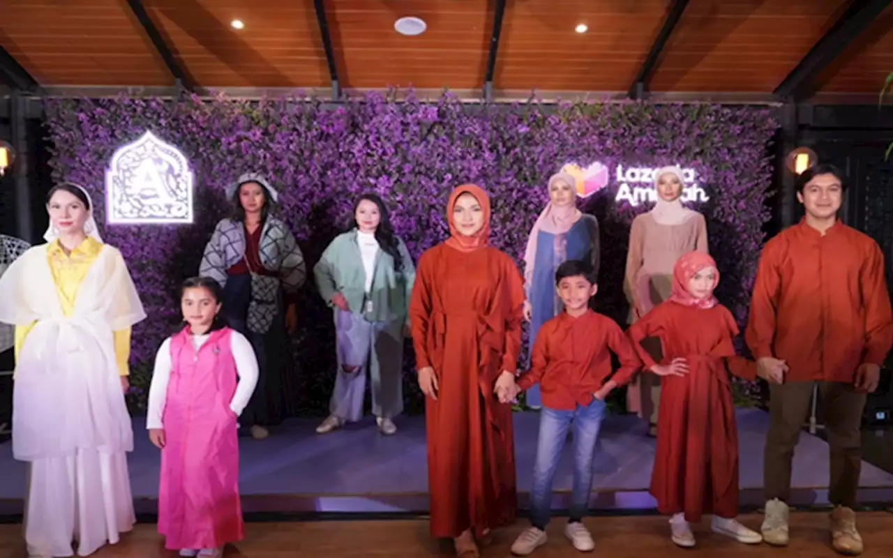 15 Desainer Tampilkan Koleksi di Lazada Amanah Ramadan Fashion Show | Lifestyle - Bisnis.com