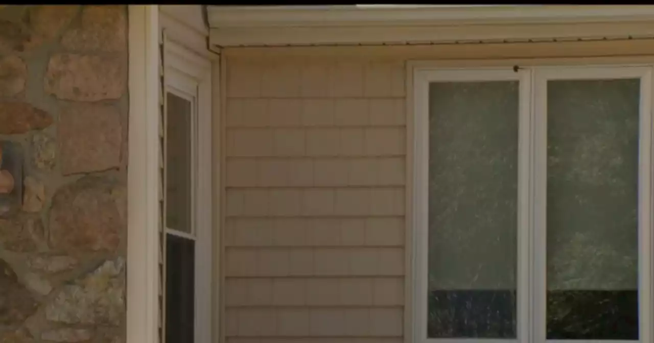 14-year-old Massachusetts girl scares intruder out of her home and helps police apprehend him