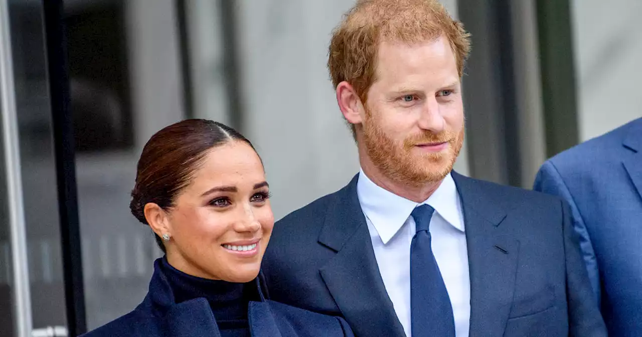 Harry and Meghan visit the Queen during U.K. stopover on way to Invictus Games in Netherlands