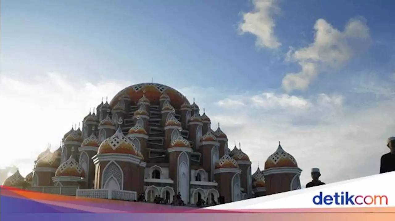 Melihat Lebih Dekat 20 Masjid Terunik di Nusantara (1)