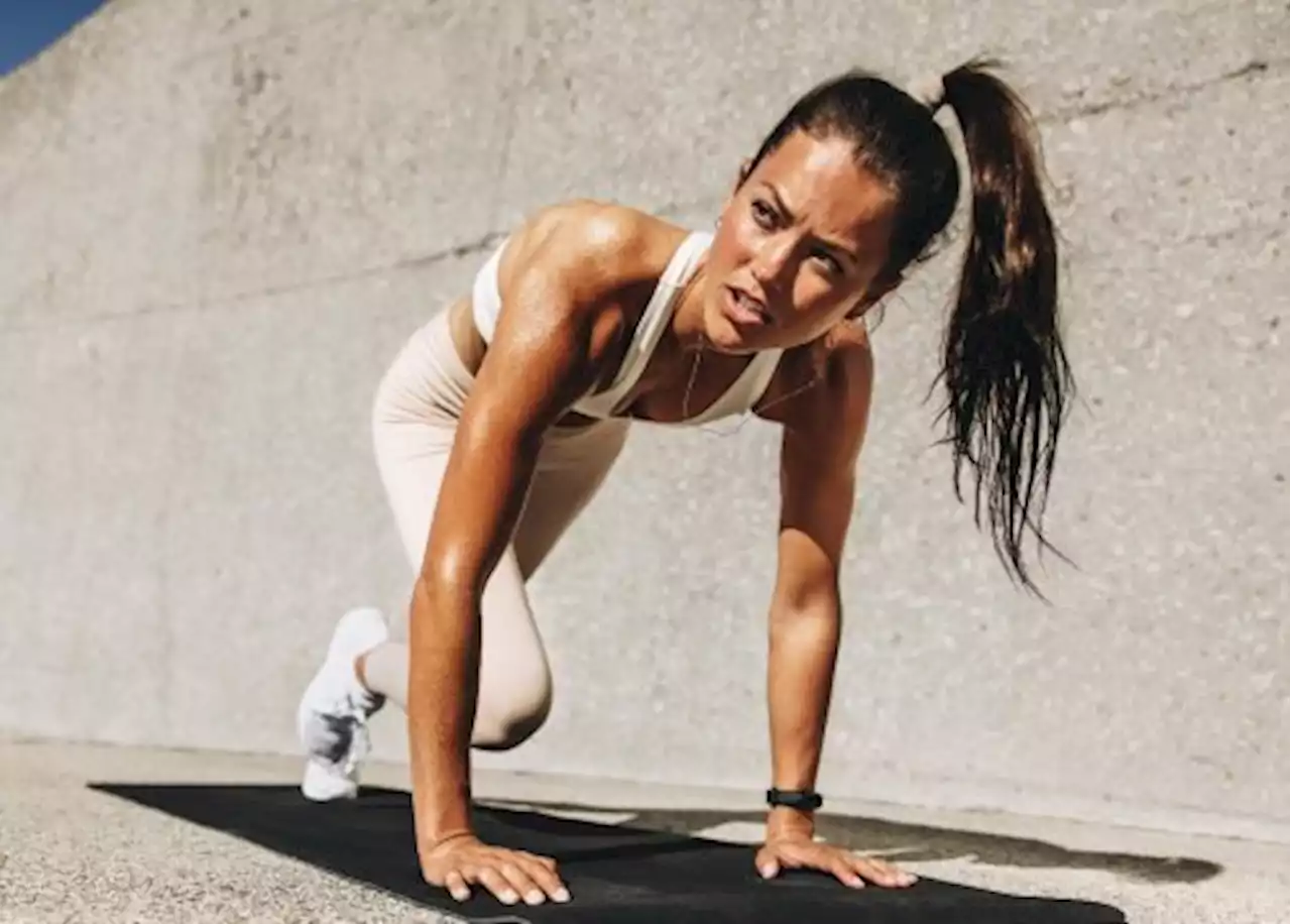 The Best Floor Exercises To Burn Fat And Get Fit, Trainers Say