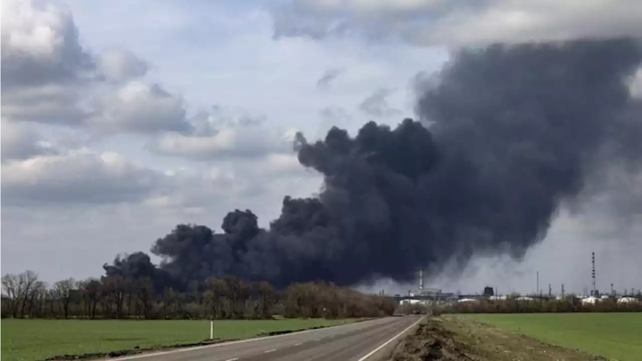 DIRECT. Ukraine : Moscou bombarde une raffinerie dans l'est du pays