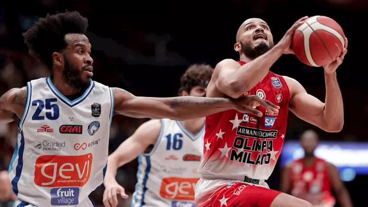 Serie A: Milano facile con Napoli, Venezia passa a Sassari