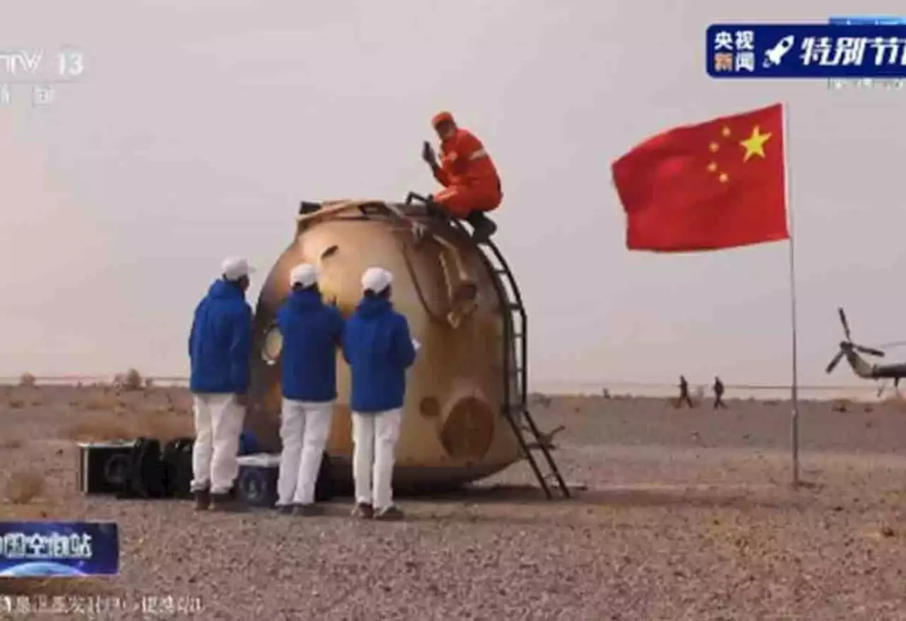 Awak Shenzhou-13 Kembali ke Bumi, Catat Rekor Paling Lama di Orbit