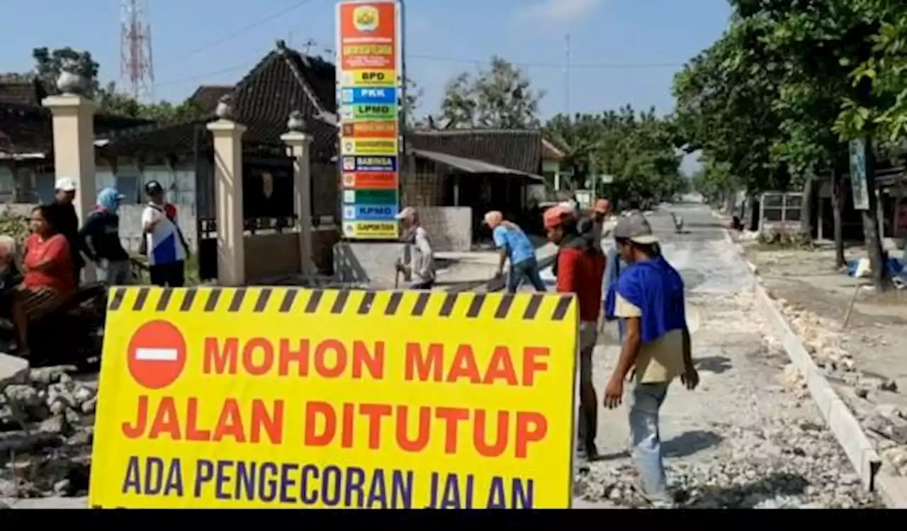 Viral Pengusaha Properti Asal Grobongan Bangun Jalan Desa Sepanjang 1,8 KM yang Puluhan Tahun Rusak