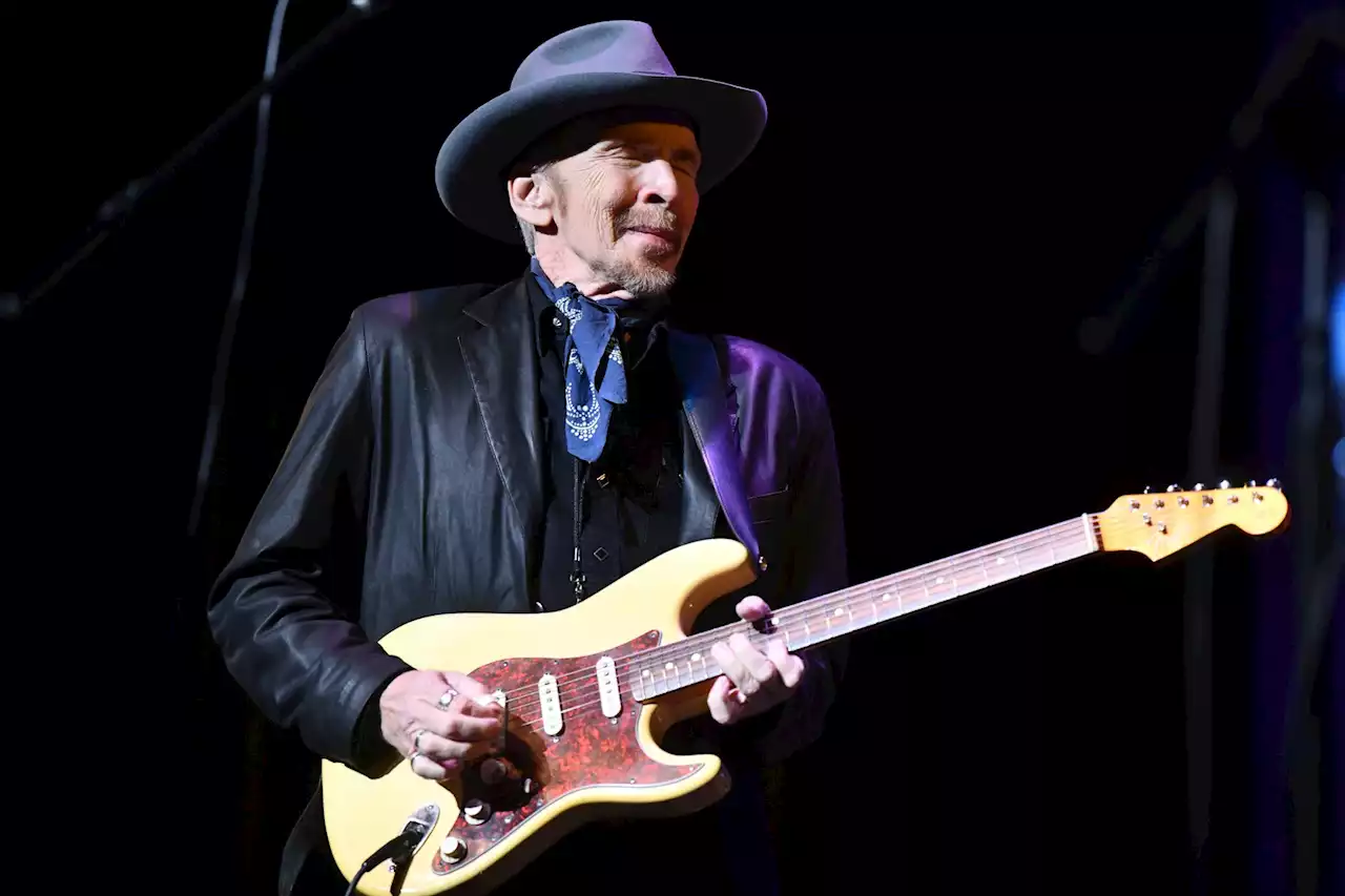 'I Should Have Died': Dave Alvin, Seminal California Country-Punk Guitarist, Talks Private Cancer Battle